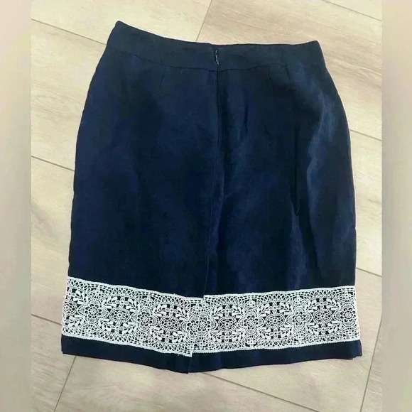 Ann Taylor a line skirt linen blend navy blue with intricate lace border size 4 - Picture 2 of 6
